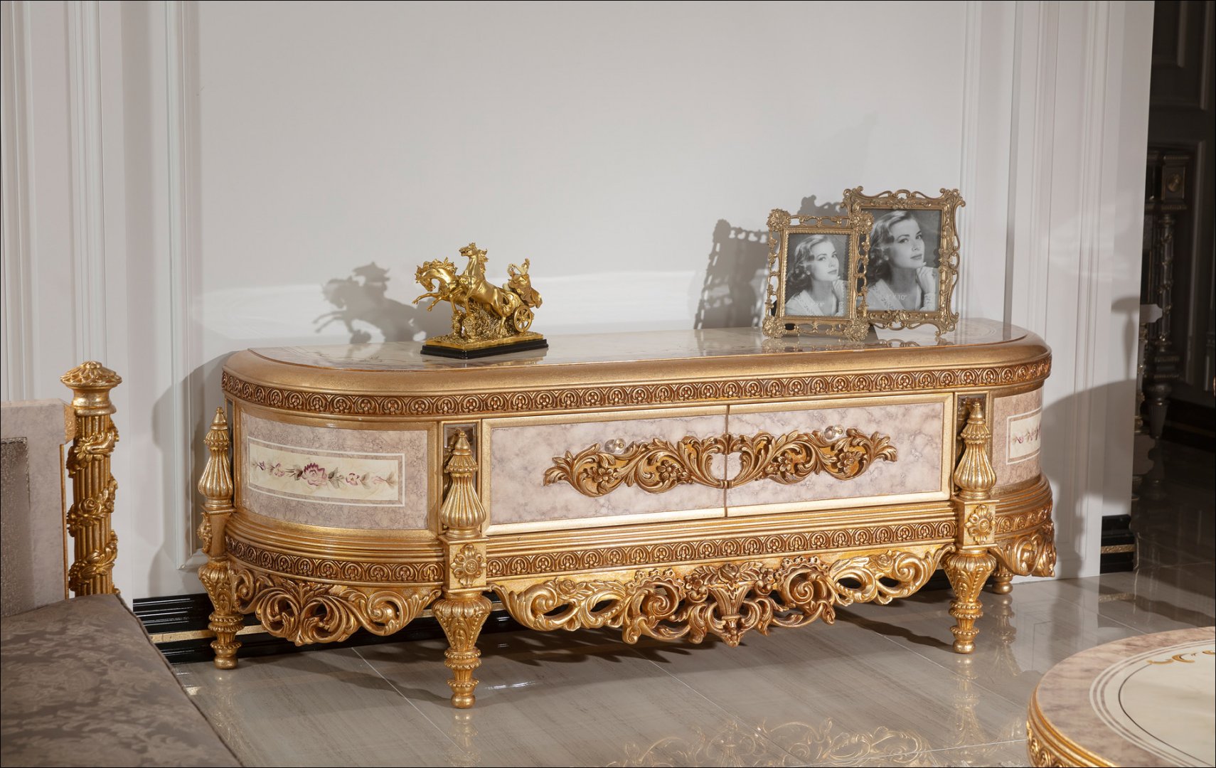 Table in Louis XV style  Vimercati Classic Furniture